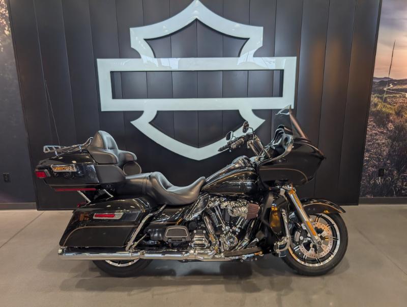 2017 Harley-Davidson ROAD GLIDE ULTRA ULTRA in Appleton, WI