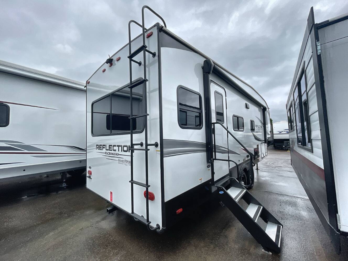 A photo of this 2025 Grand Design REFLECTION 150 SERIES 260RD