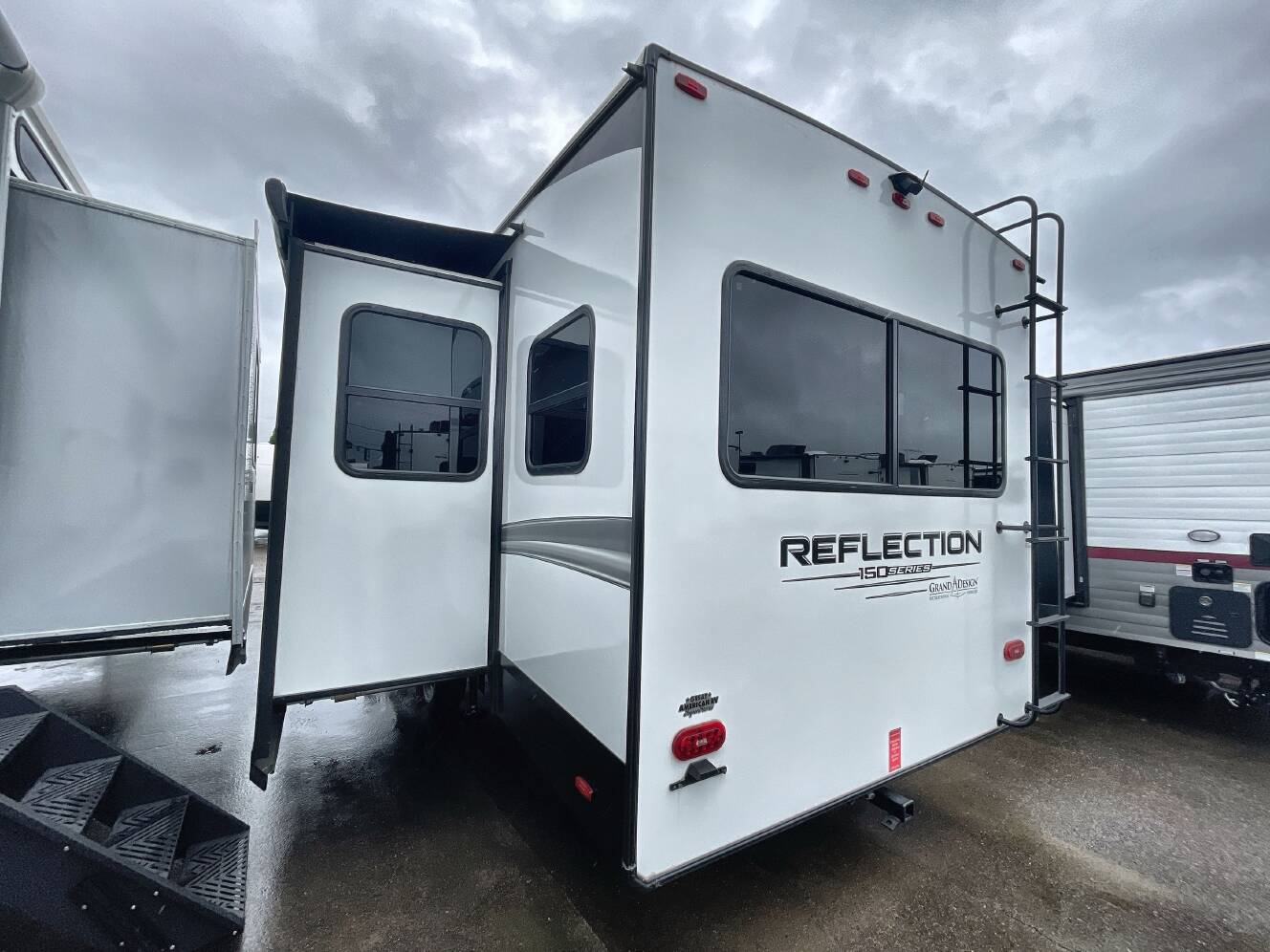 A photo of this 2025 Grand Design REFLECTION 150 SERIES 260RD
