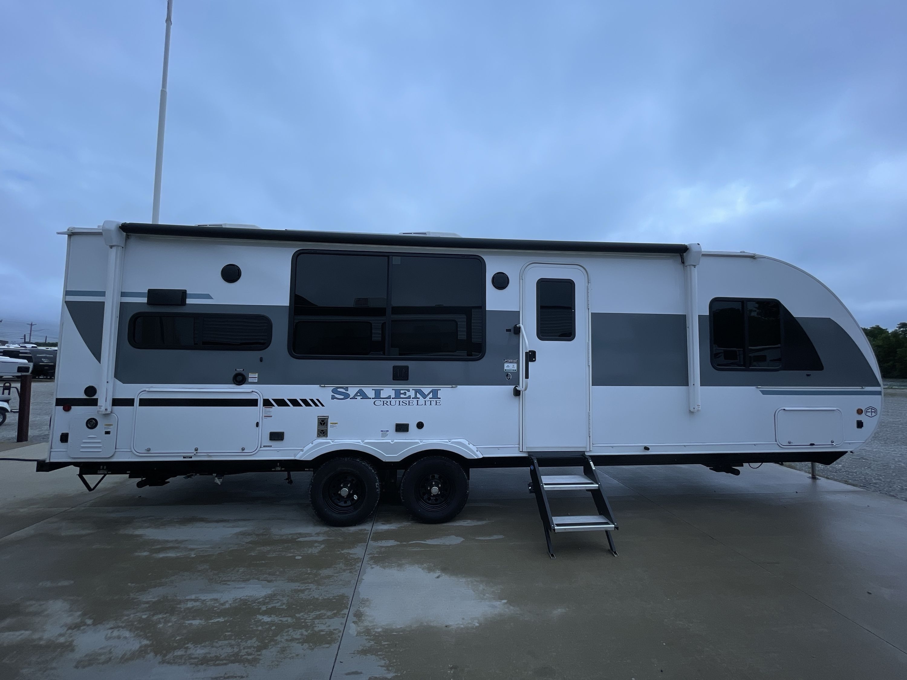 2025 Forest River SALEM CRUISE LITE 24VIEWX in piqua OH