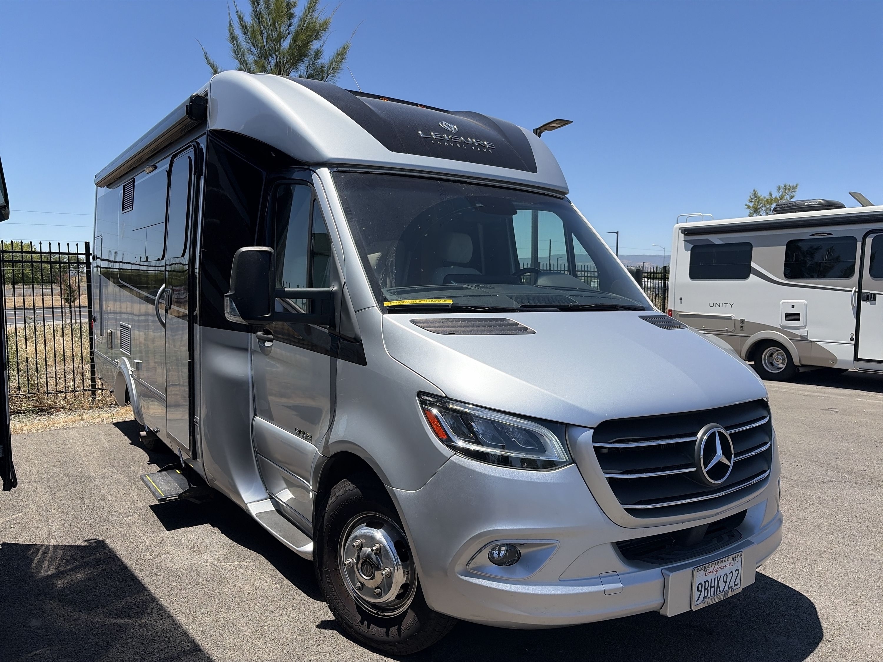 2022 Leisure Travel UNITY U24MB in vacaville CA