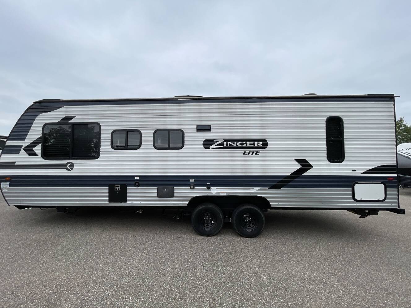 A photo of this 2023 Crossroads ZINGER 259FL