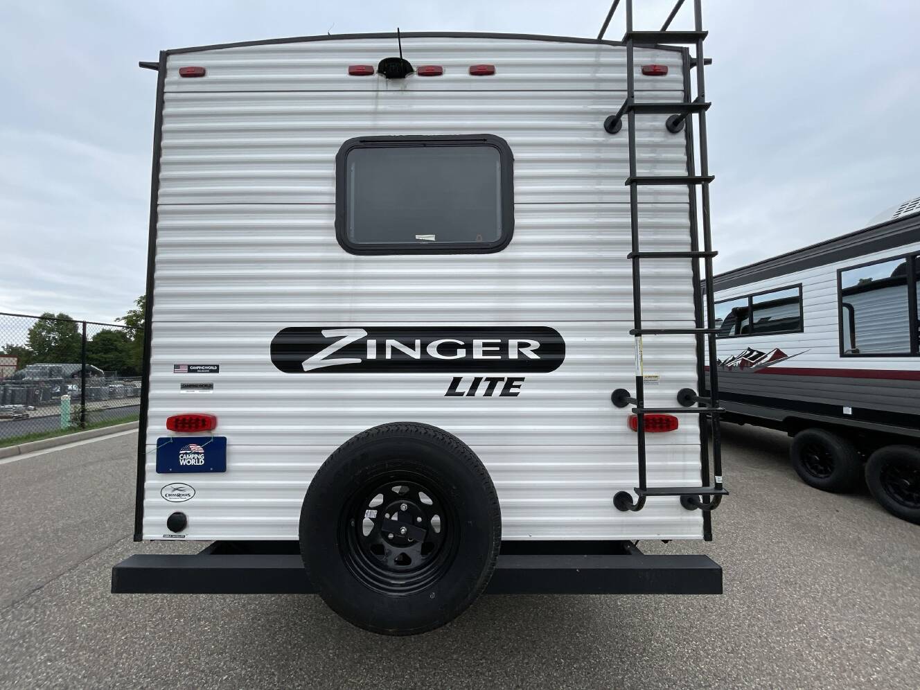 A photo of this 2023 Crossroads ZINGER 259FL