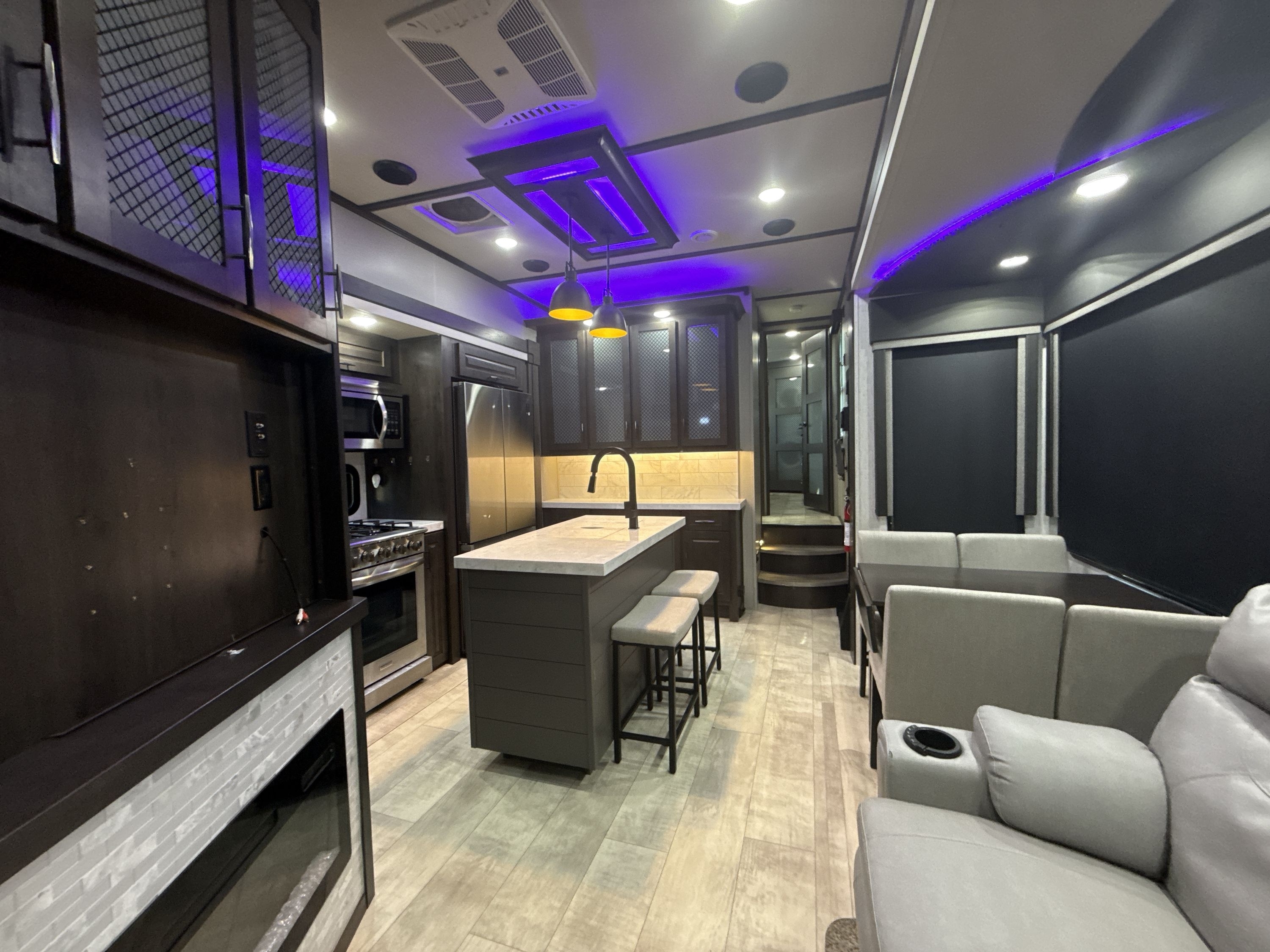 2022 Grand Design MOMENTUM 397TH in anniston AL