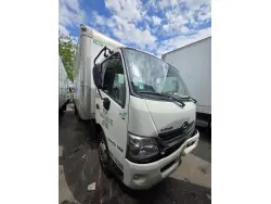 2014 HINO 195