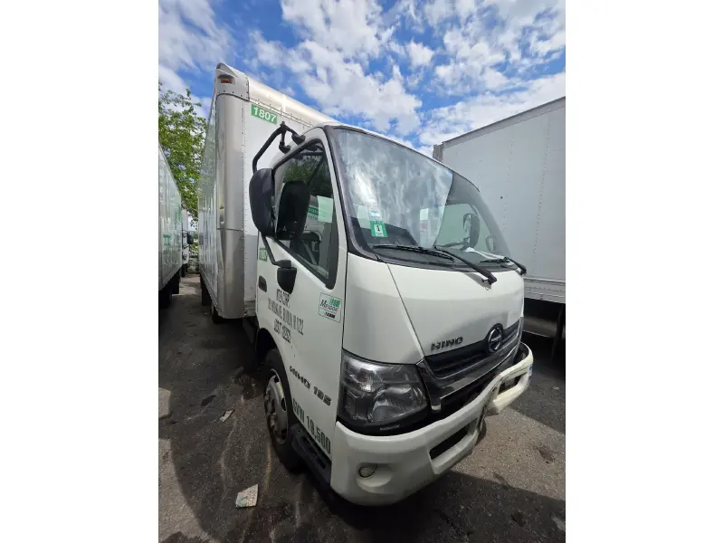 2014 HINO 195