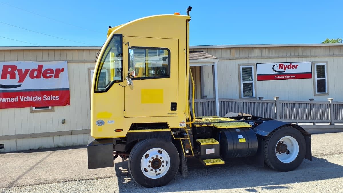 2021 AUTOCAR ACTT42 in Cincinnati, OH