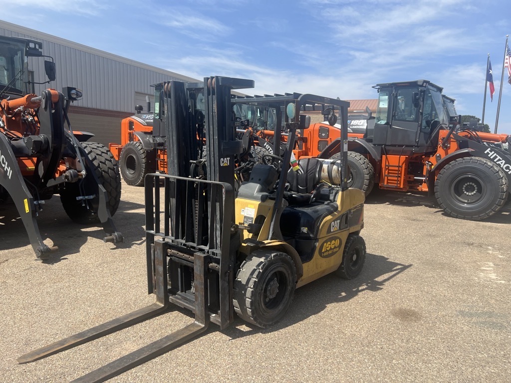 2022 CAT GP25N in Austin, TX