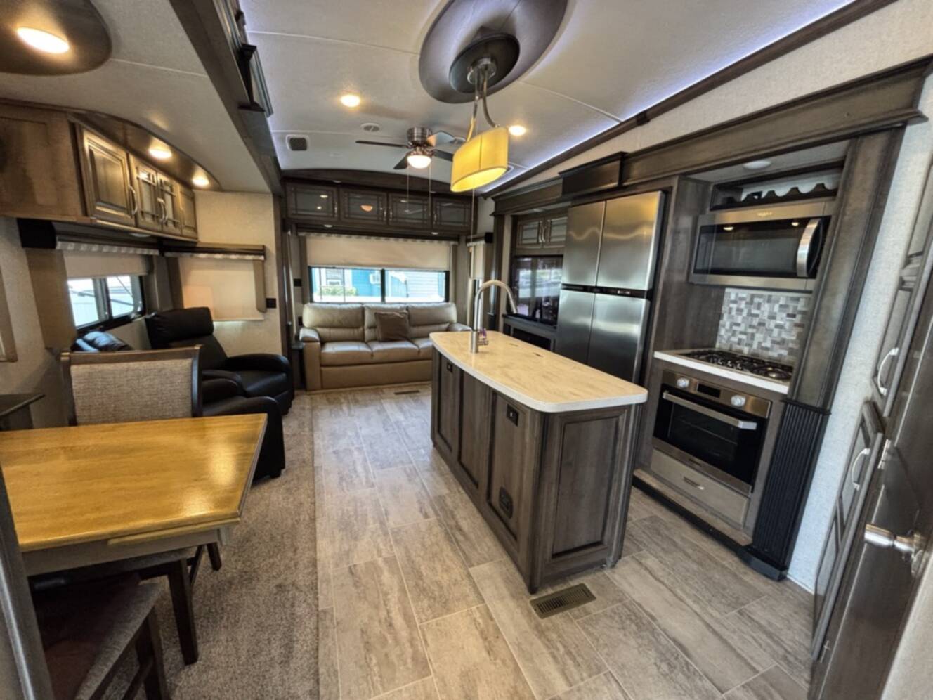 A photo of this 2018 Keystone MONTANA 3950BR