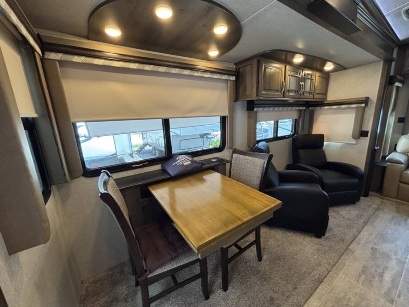 A photo of this 2018 Keystone MONTANA 3950BR