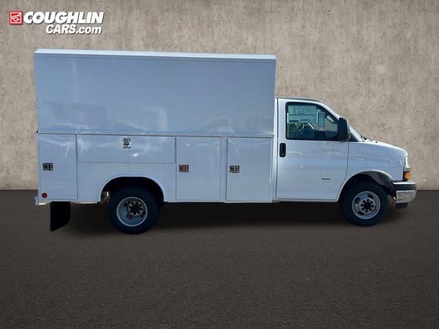 2025 CHEVROLET Express 3500 in Pataskala, OH