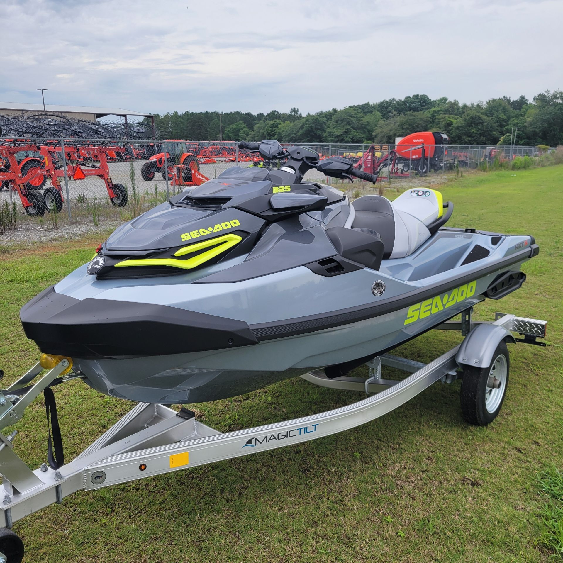 2025 Sea-Doo RXT-X 325 + Tech Package in tifton GA
