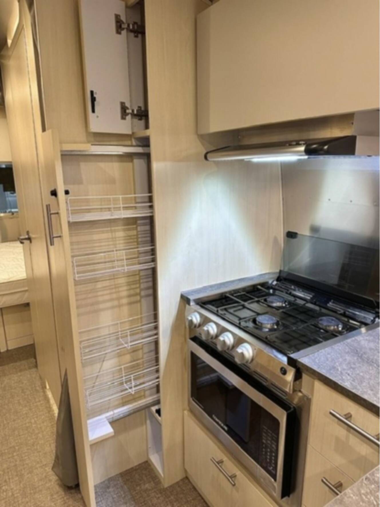 A photo of this 2023 Airstream Flying Cloud 25 Front Bed Queen