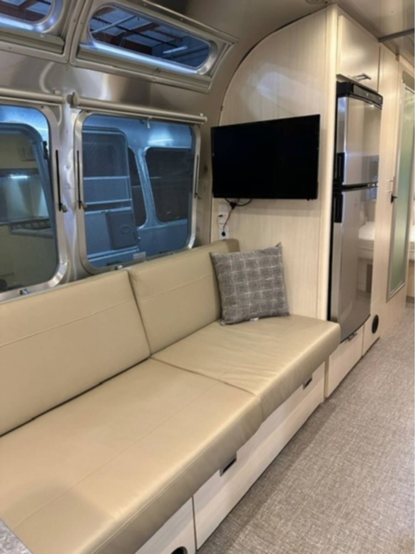 A photo of this 2023 Airstream Flying Cloud 25 Front Bed Queen