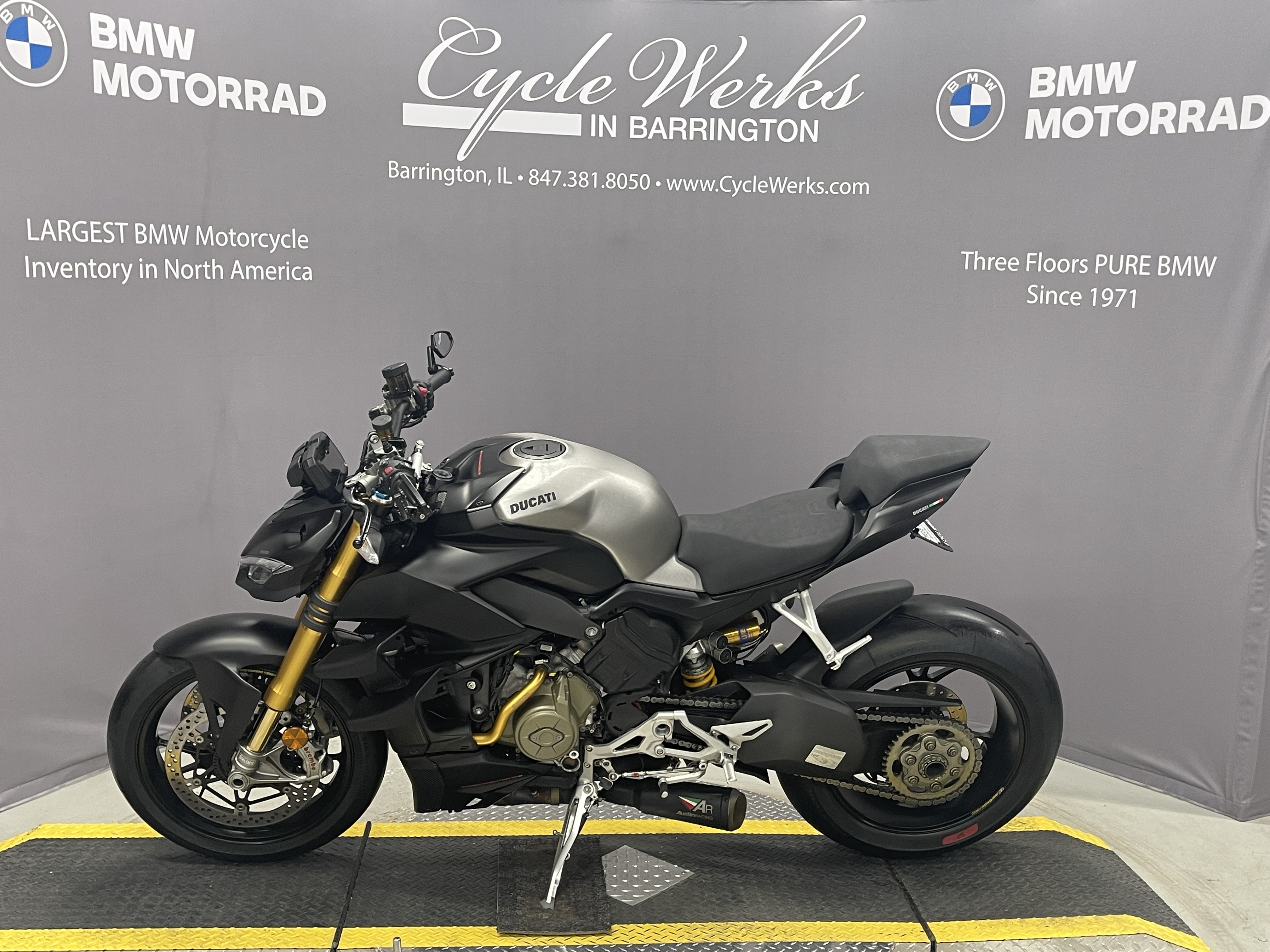 2022 Ducati STREETFIGHTER V4 S V4 S in Barrington, IL