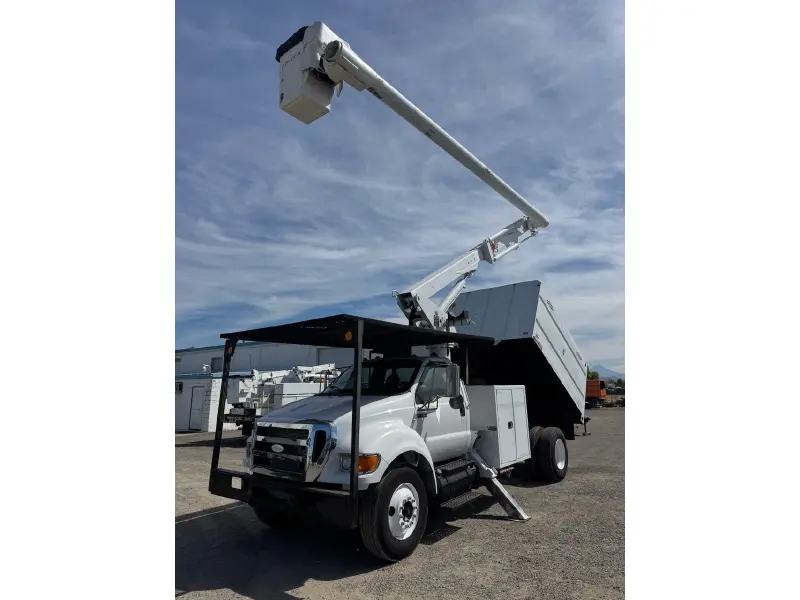 2013 FORD F750