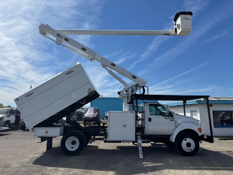 2013 FORD F750