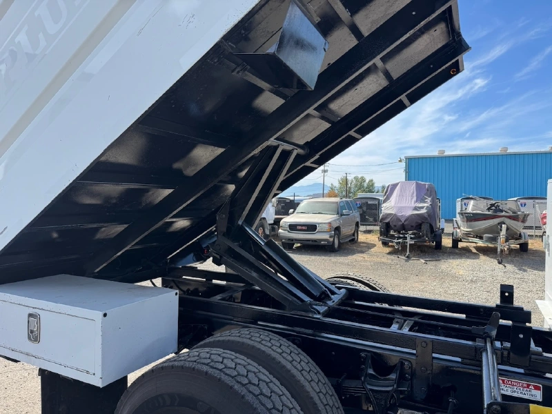 2013 FORD F750