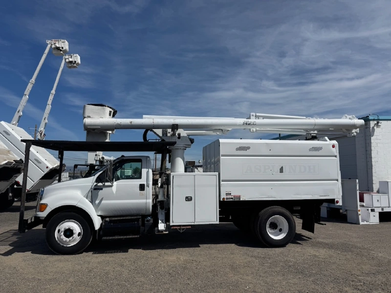 2013 FORD F750