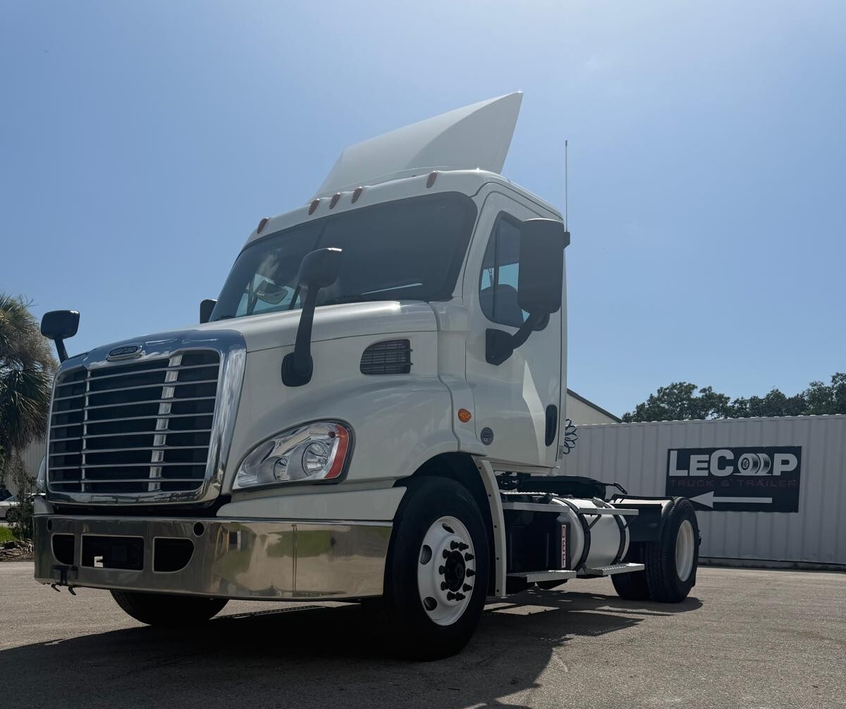 2018 FREIGHTLINER CASCADIA 125 in Fort Pierce, FL