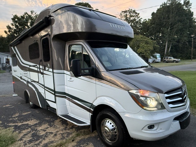 2019 Tiffin Motorhomes WAYFARER 25 QW RV