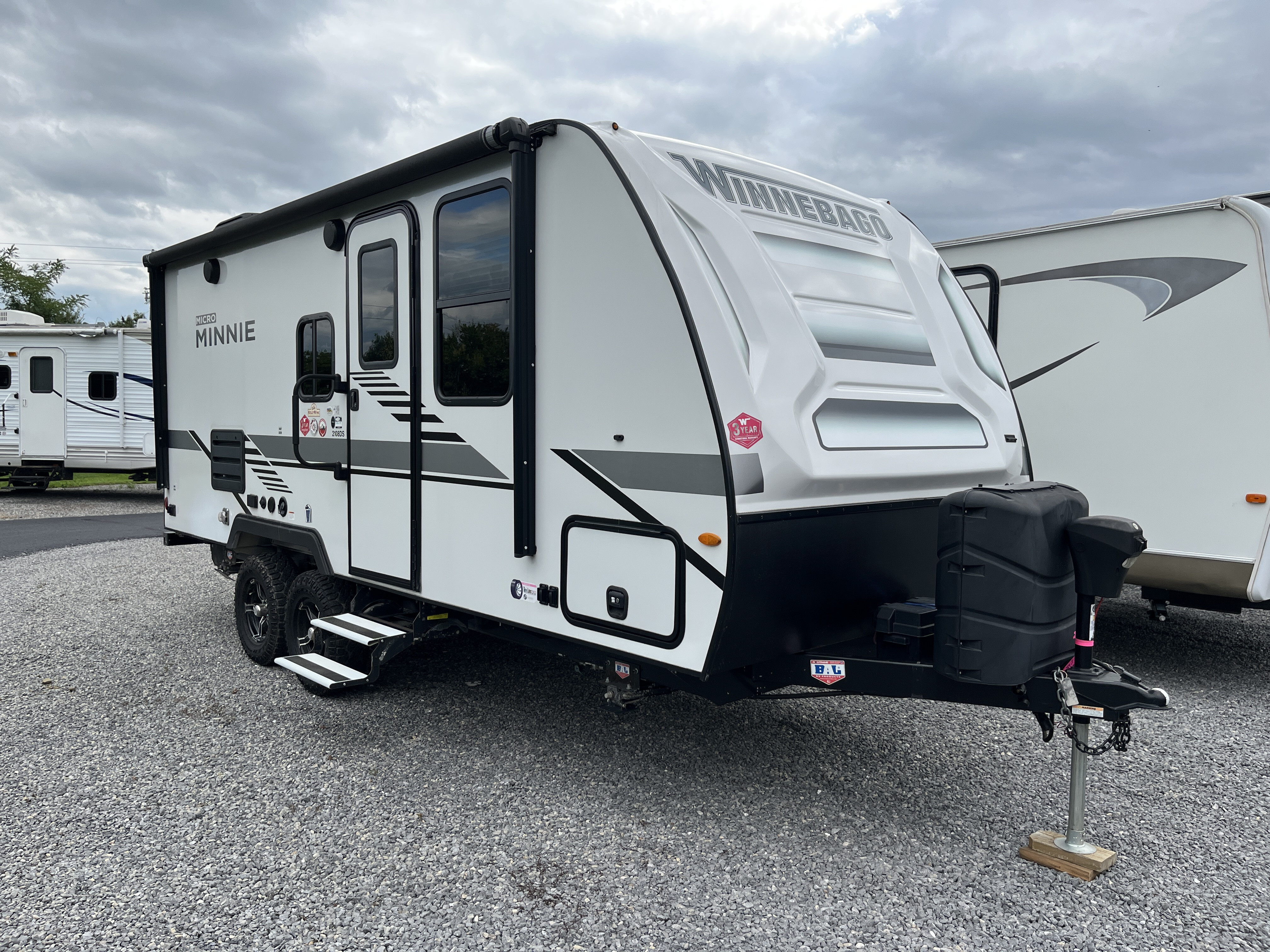 2022 Winnebago Micro Minnie 2108DS in west milton PA