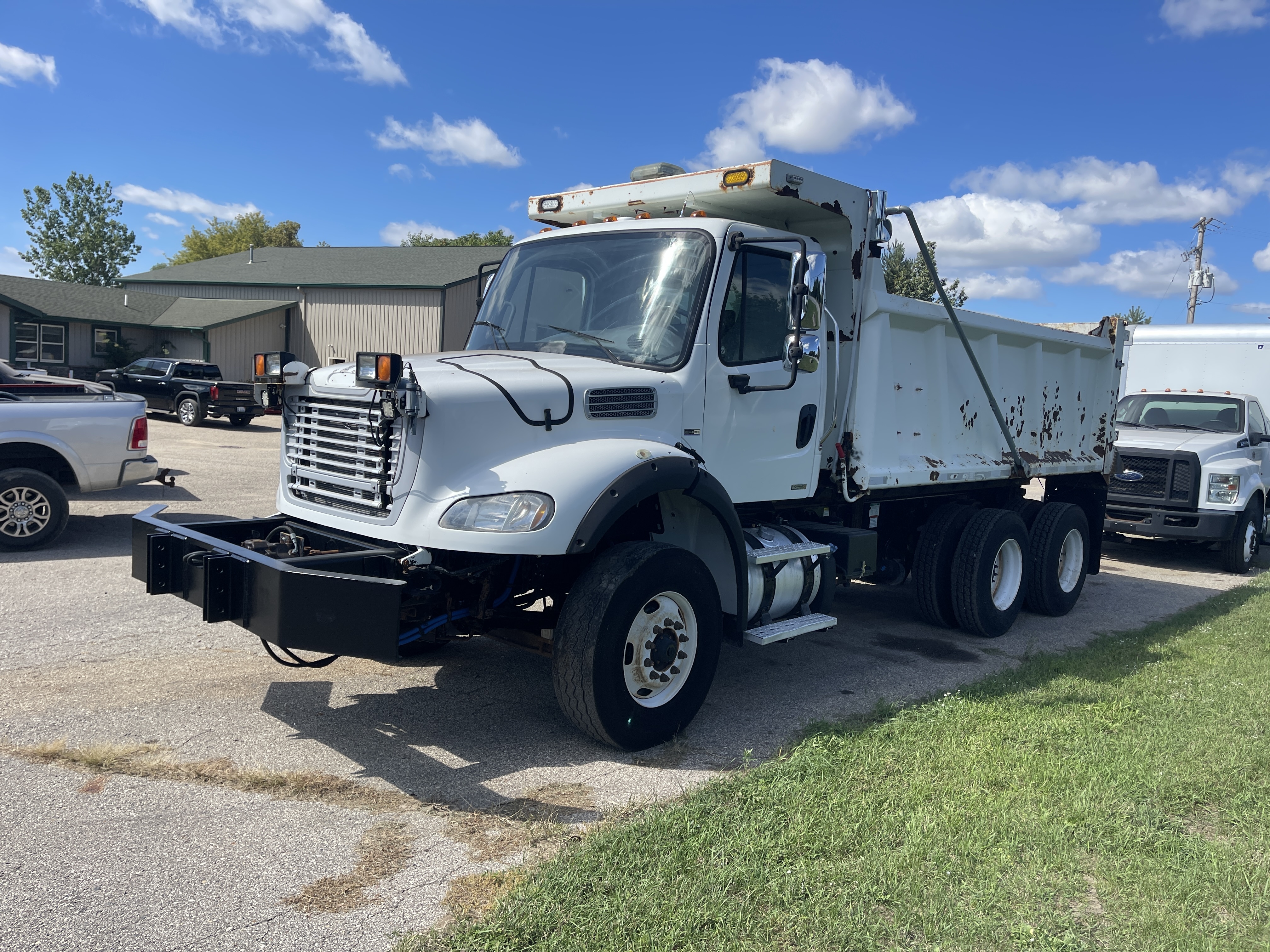2011 FREIGHTLINER M2 in Grand Rapids, MI