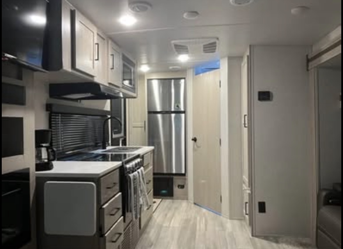 2022 Forest River ROCKWOOD MINI LITE 2205S in havre de grace MD