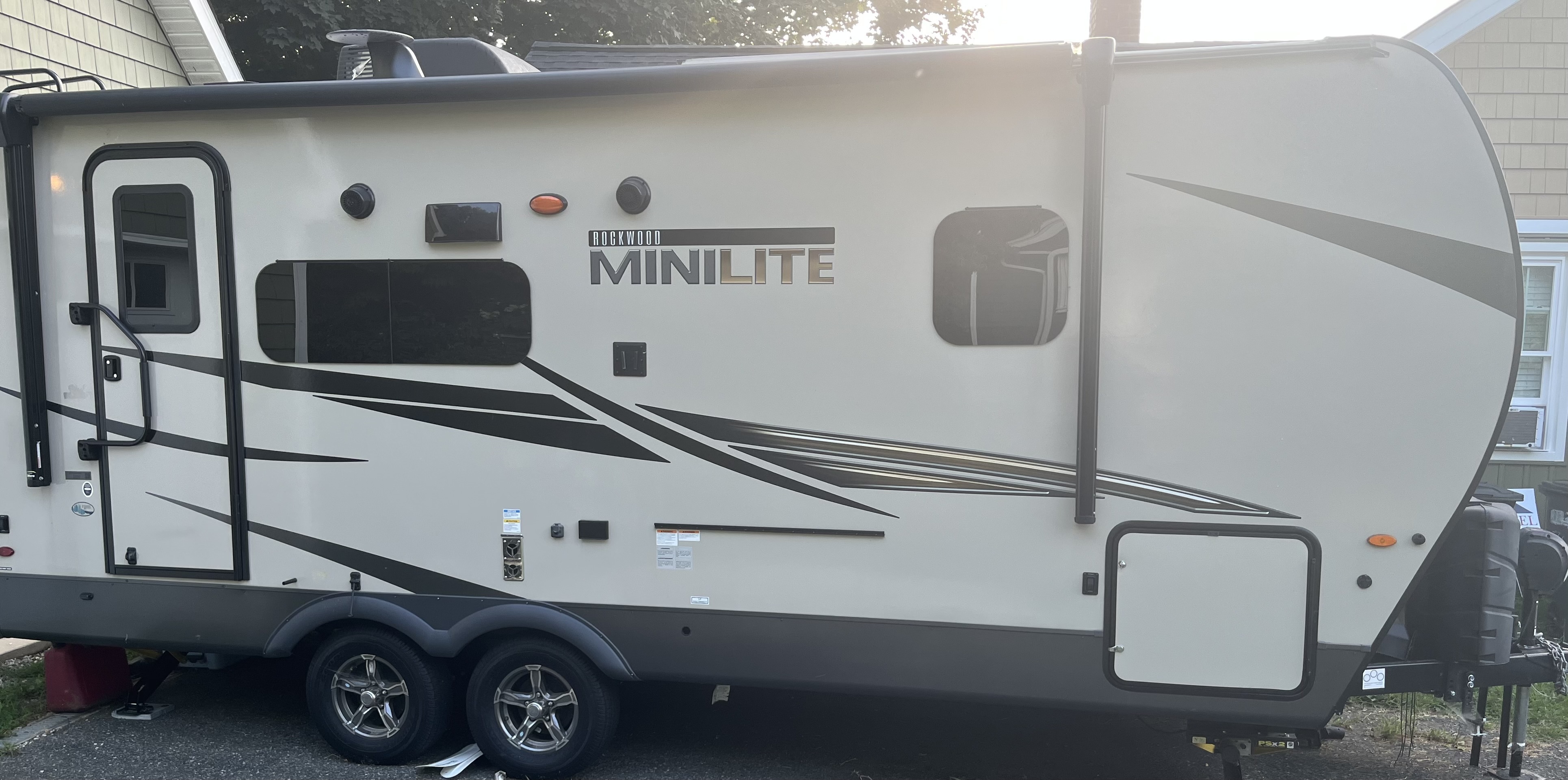2022 Forest River ROCKWOOD MINI LITE 2205S RV