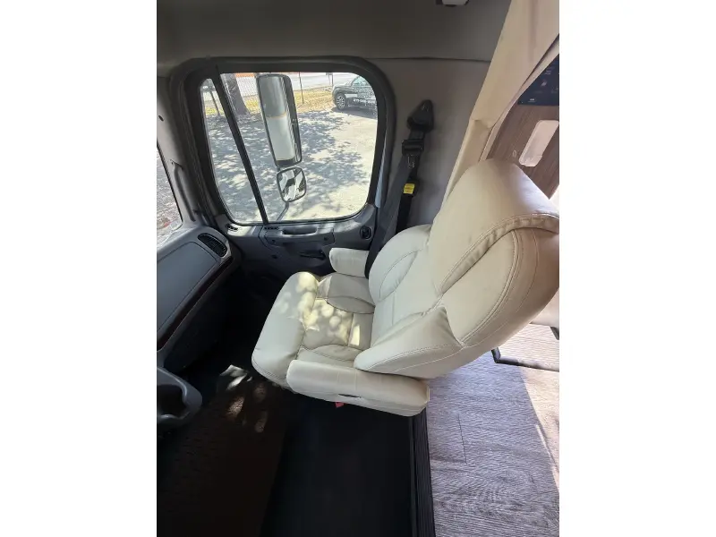 2018 JAYCO SENECA 37K