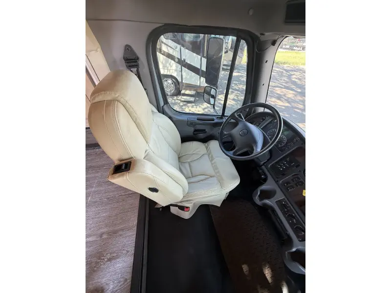 2018 JAYCO SENECA 37K