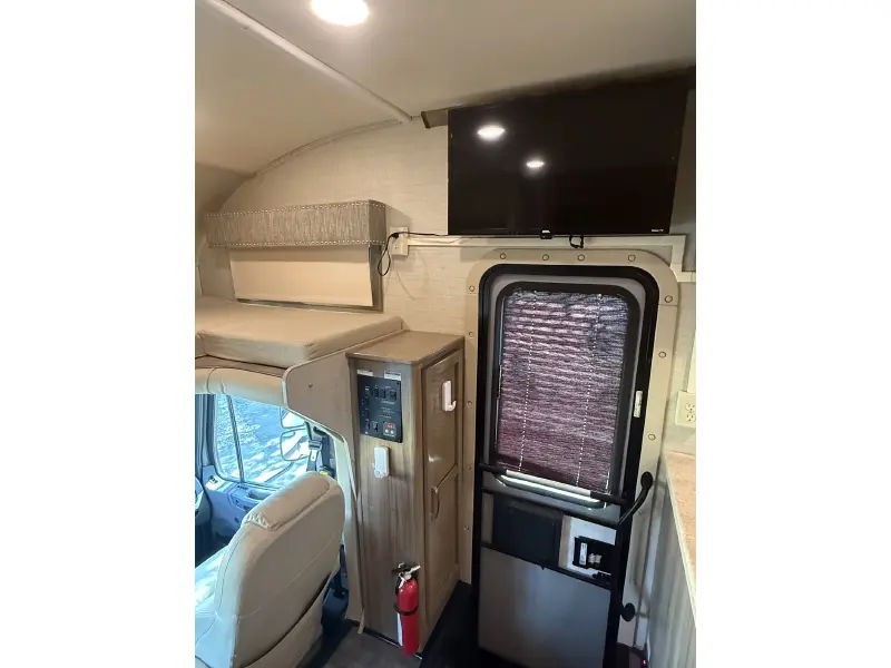 2018 JAYCO SENECA 37K
