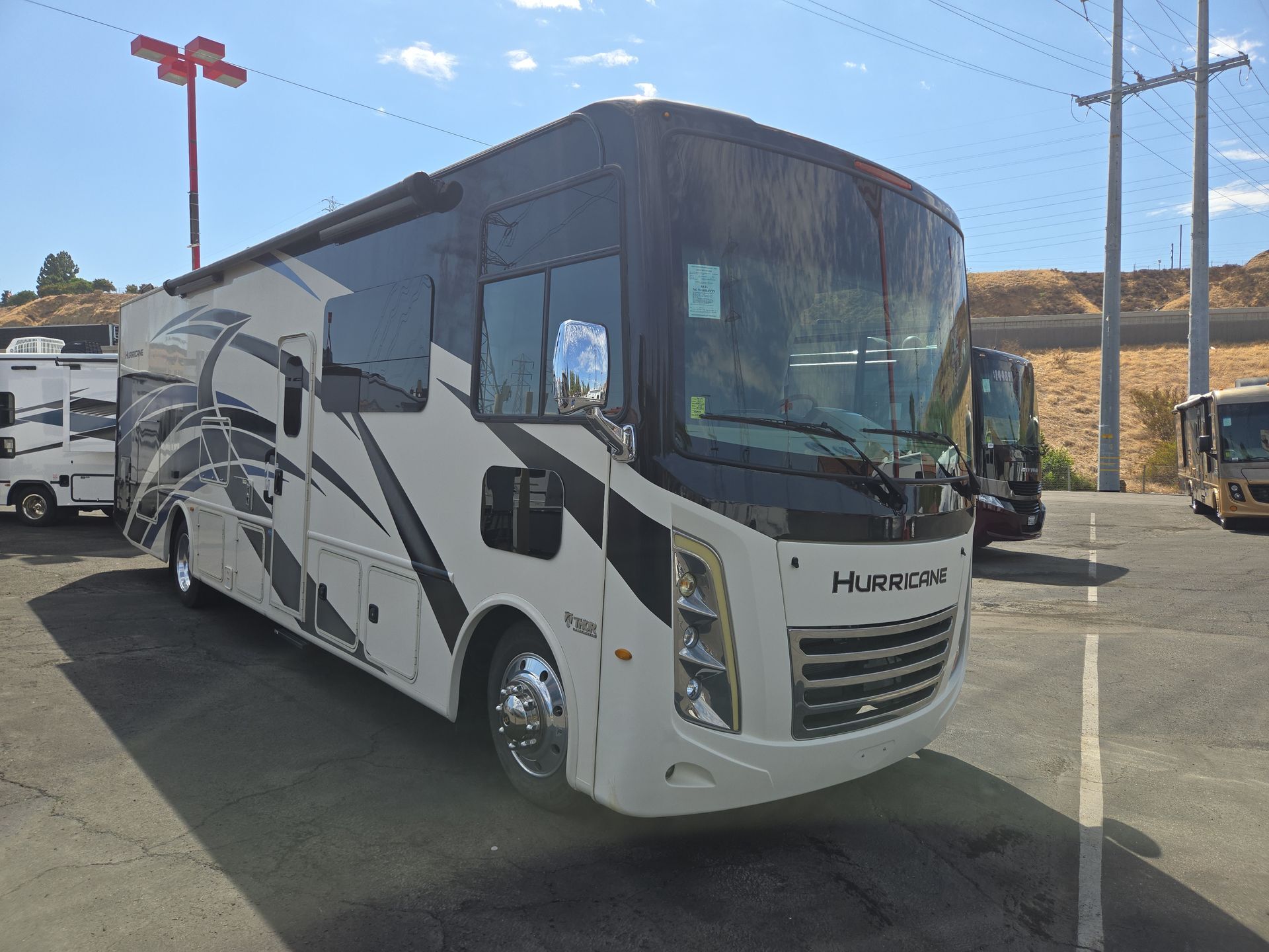 2022 Thor Motor Coach HURRICANE 34J in colton CA