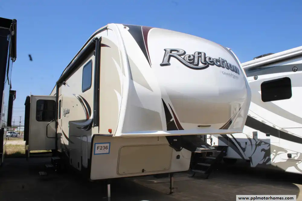 2017 Grand Design Reflection 337RLS in cleburne TX