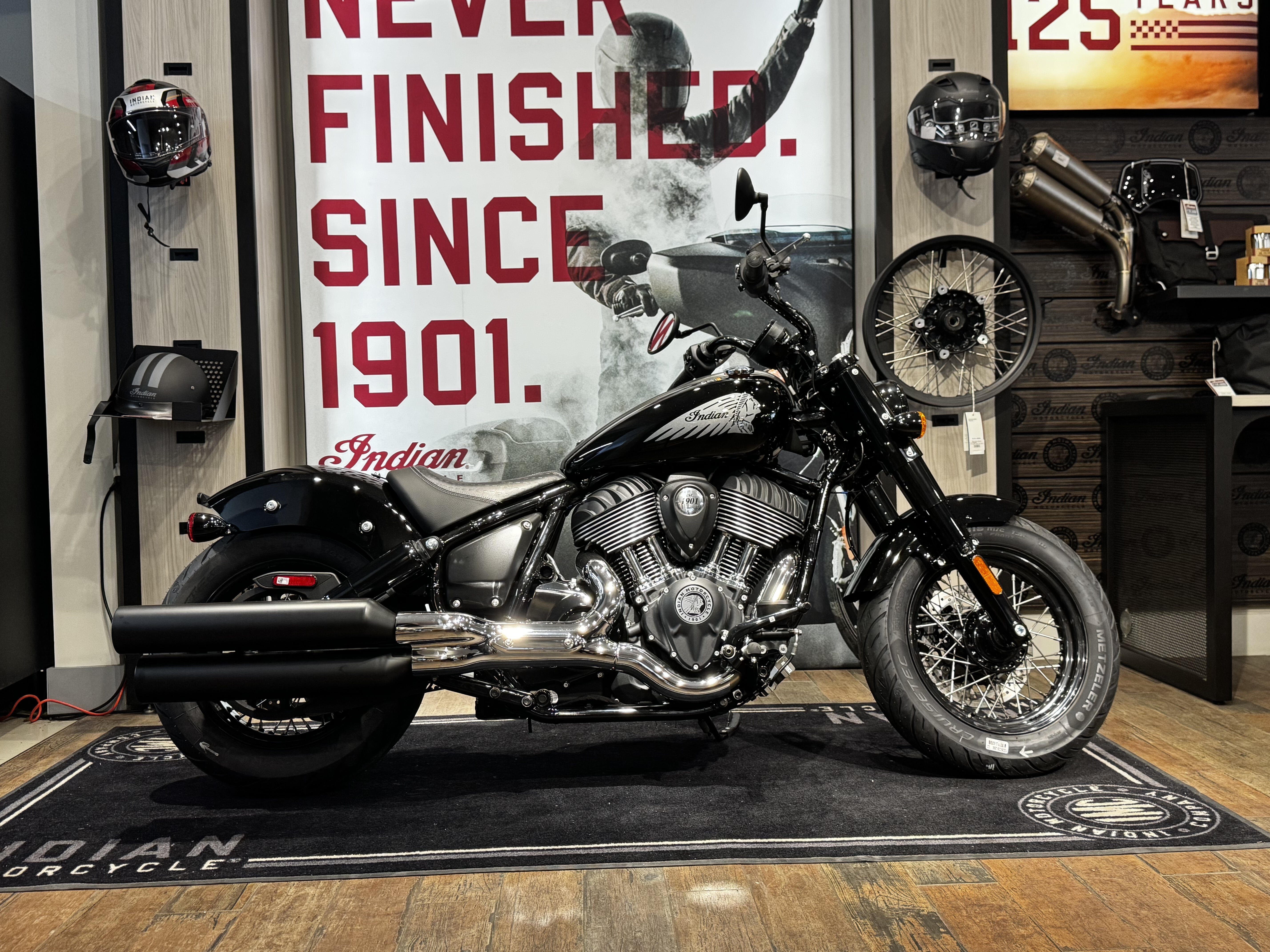 2026 Indian Motorcycle CHIEF BOBBER BLACK METALLIC 49ST ABS in Laredo, TX