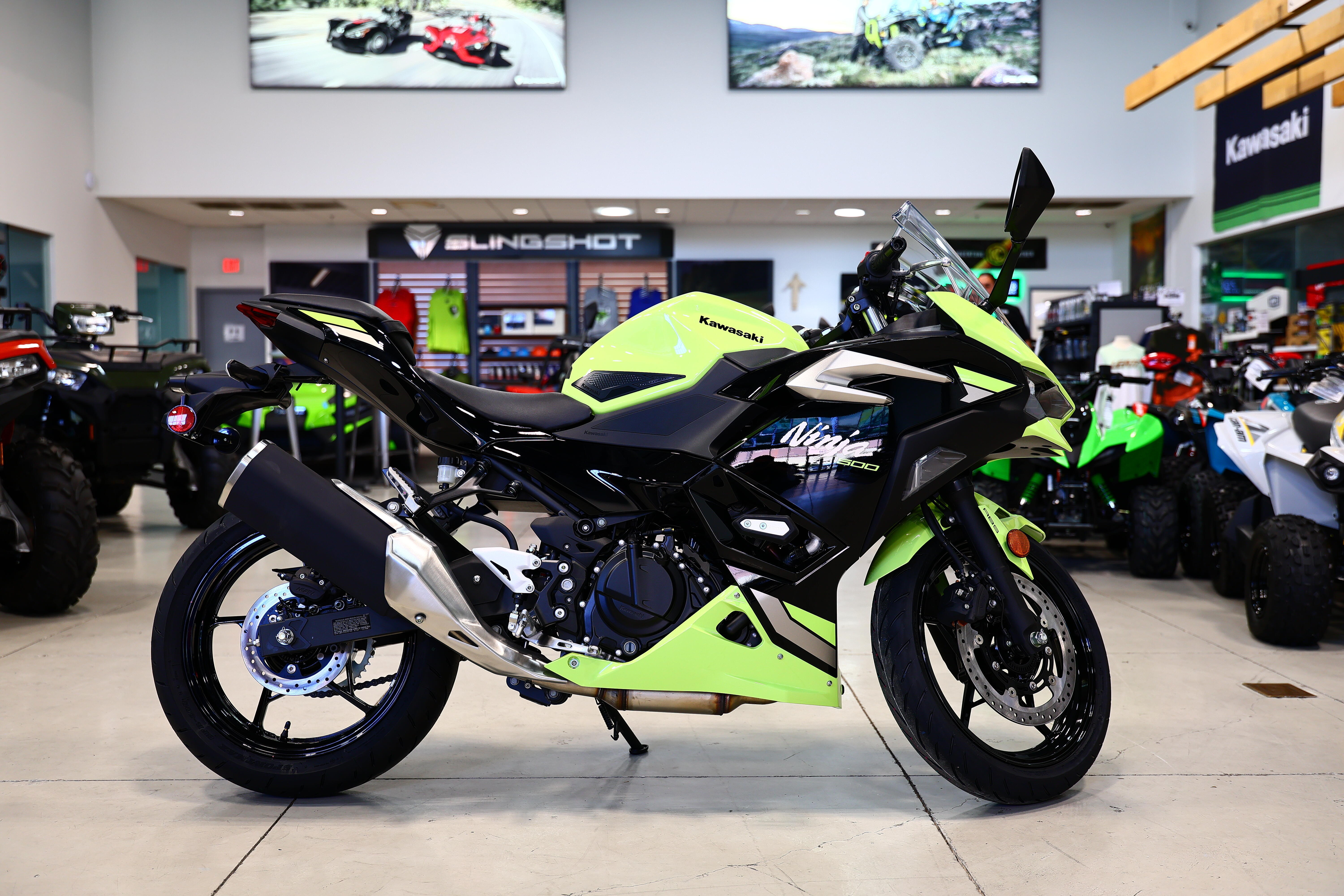 2026 Kawasaki Ninja 500 SE ABS Metallic Yellowish GreenEbony SE ABS in Laredo, TX