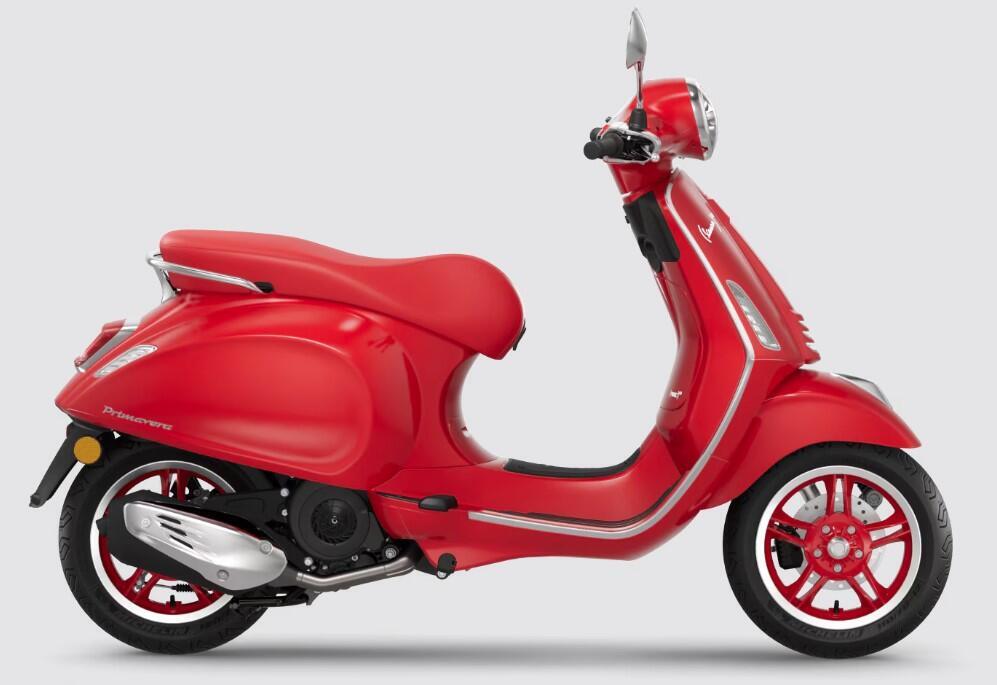 2027 Vespa Primavera 150 RED 150 RED in Chicago, IL