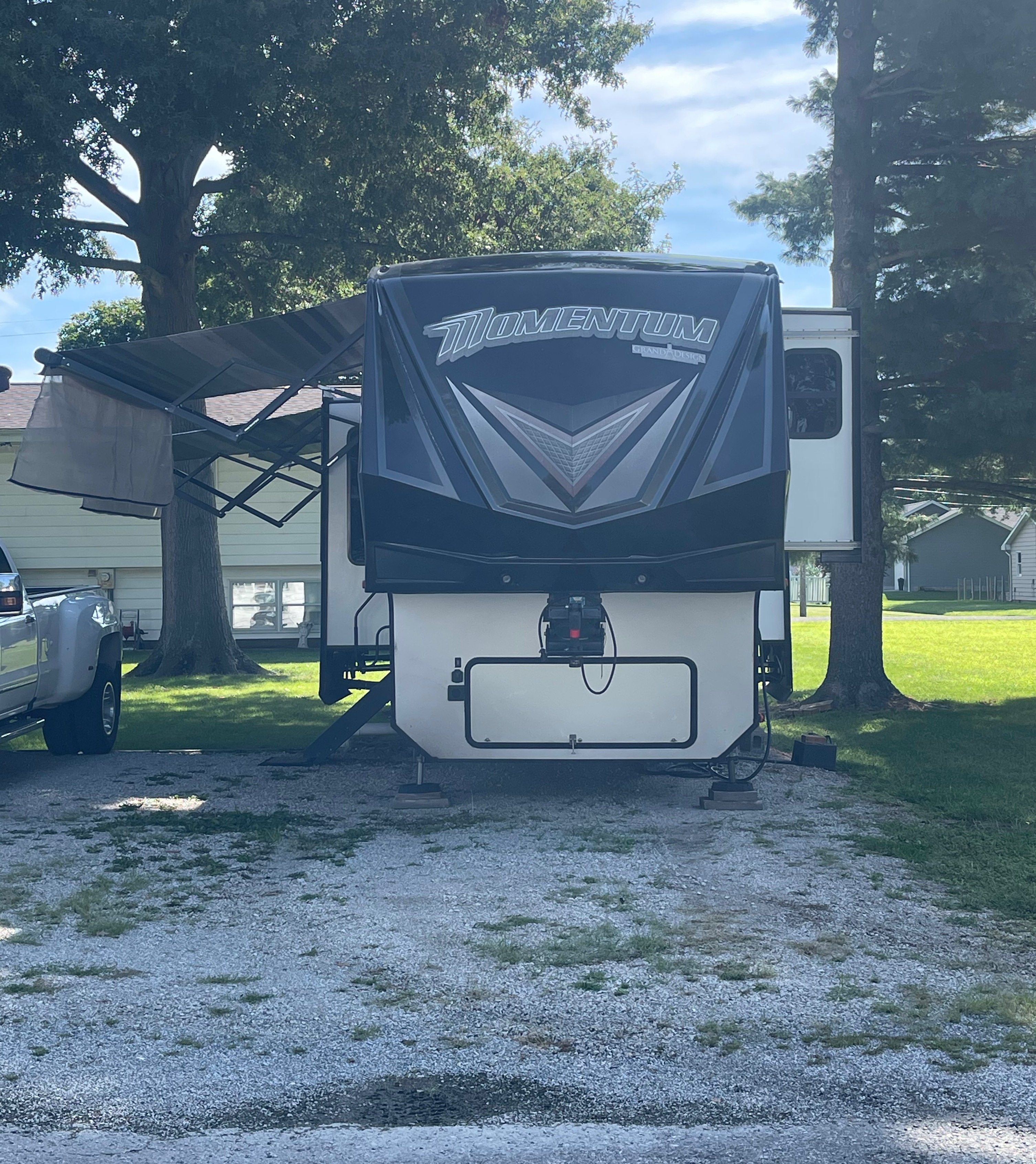 2019 Grand Design MOMENTUM 397TH in raymond IL