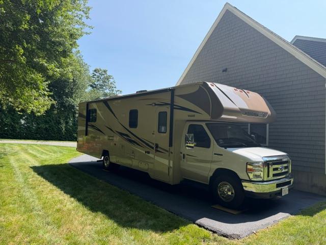 2019 Winnebago MINNIE WINNIE 31K in norton MA