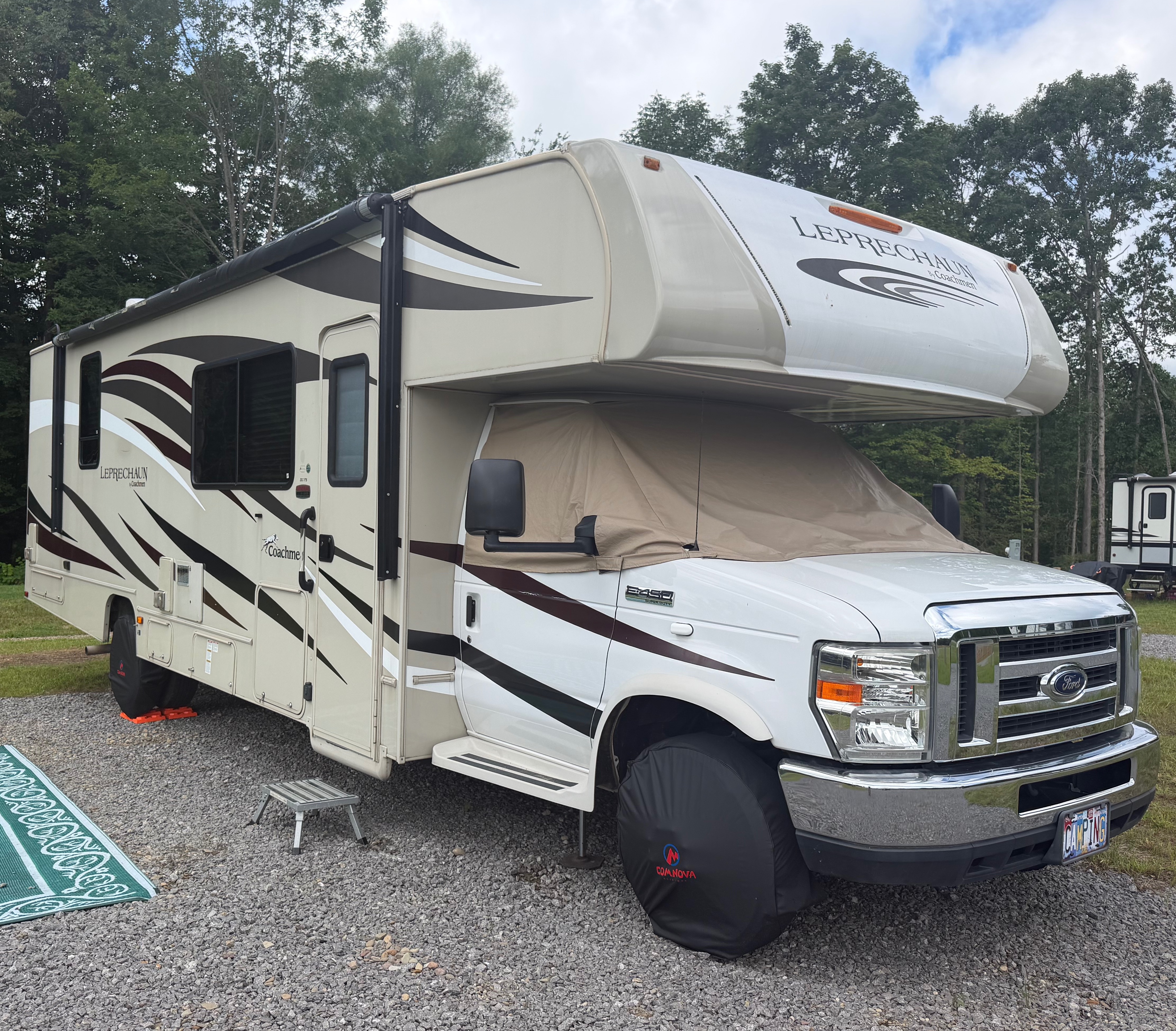 2017 Coachmen LEPRECHAUN 311FS RV