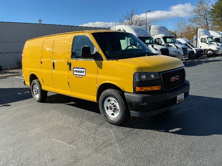 2022 GMC SAVANA in Chester, VA