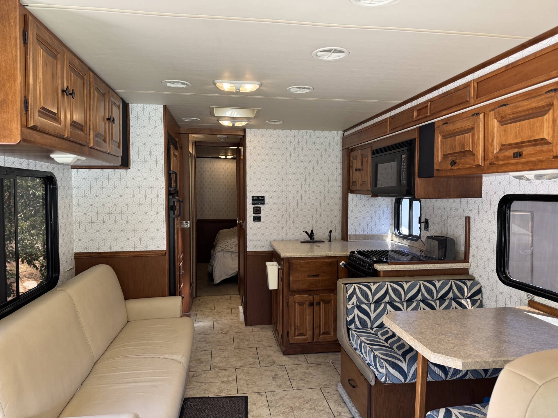 2011 Tiffin Motorhomes ALLEGRO OPEN ROAD 30GA in shawnee KS