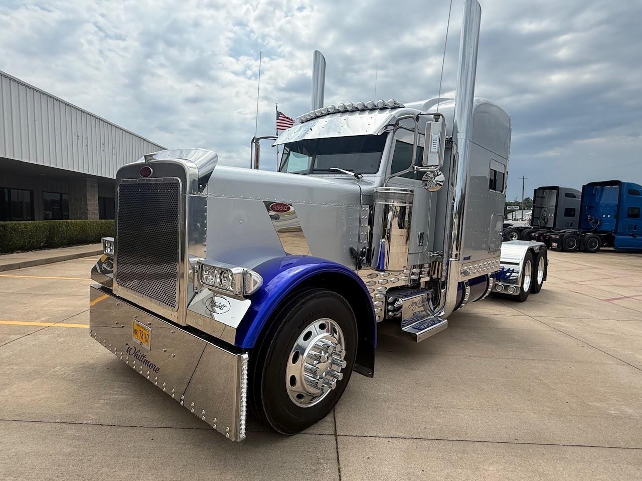 2005 PETERBILT 379 in Lowell, AR