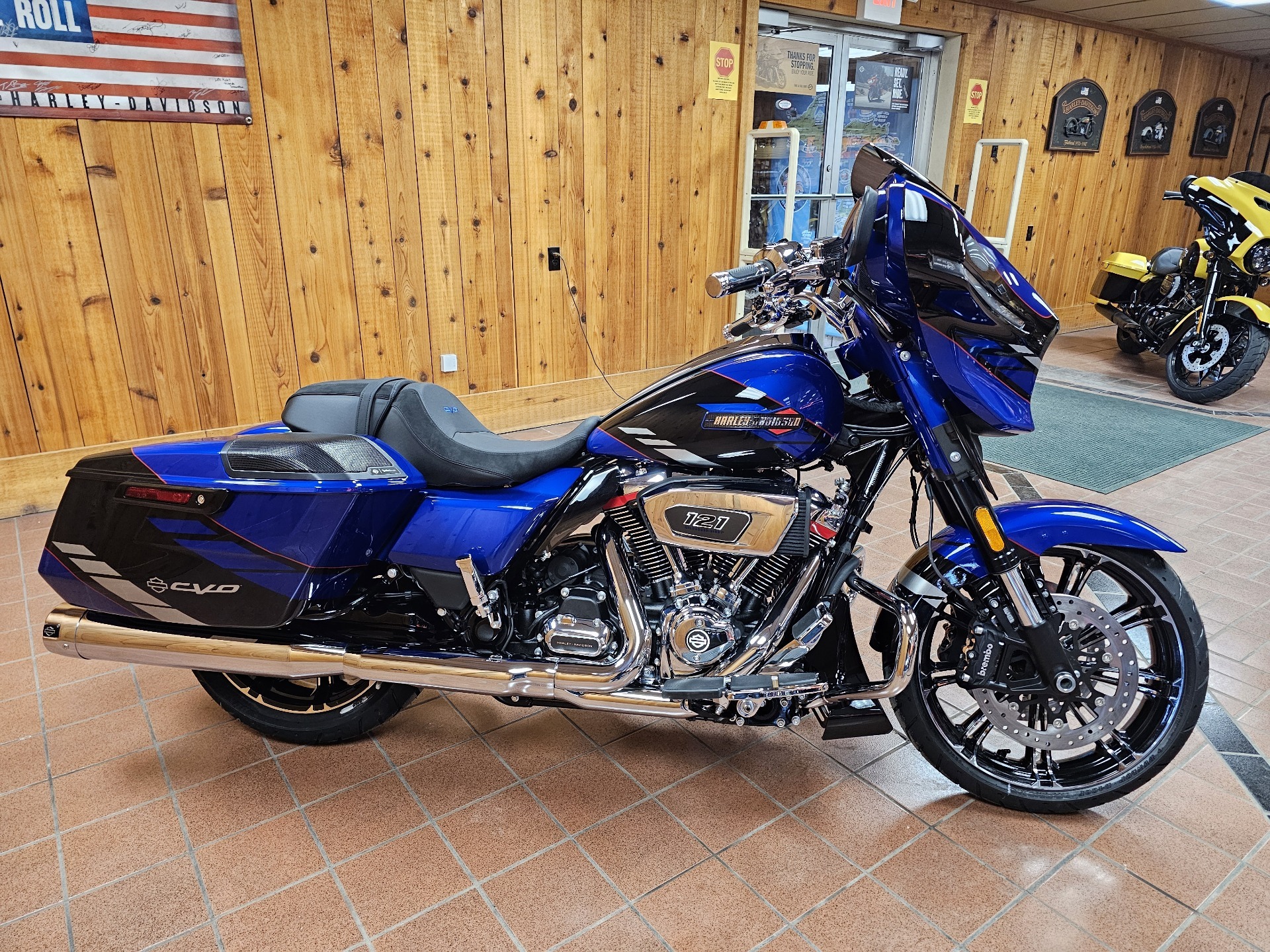 2025 Harley-Davidson CVO™ Street Glide® CVO in Cement City, MI