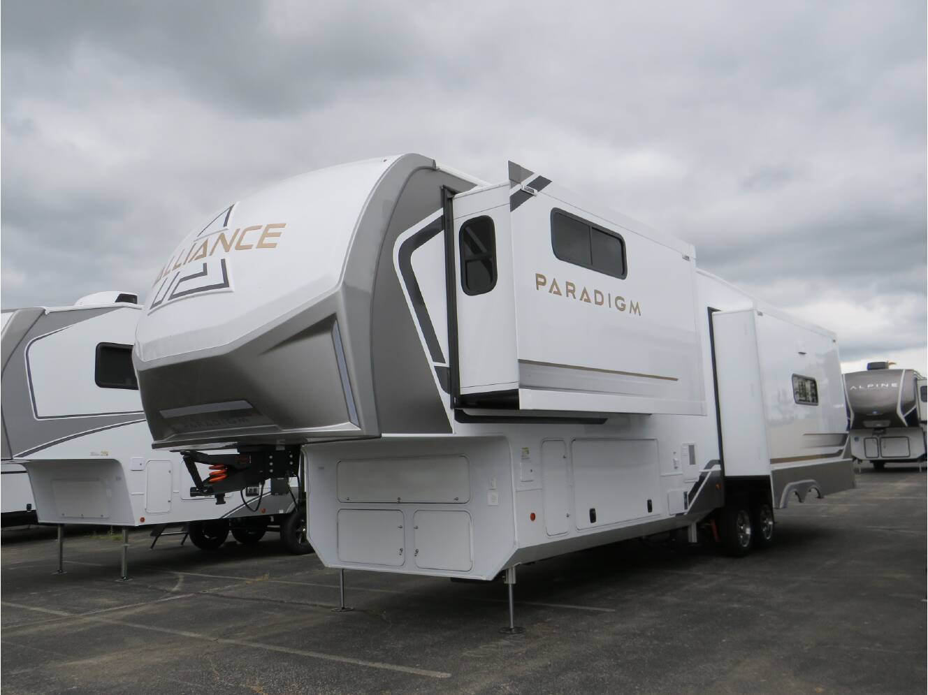 A photo of this 2026 Alliance PARADIGM 340RL