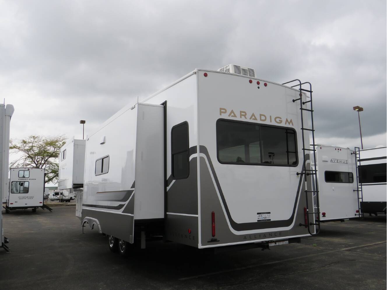 A photo of this 2026 Alliance PARADIGM 340RL