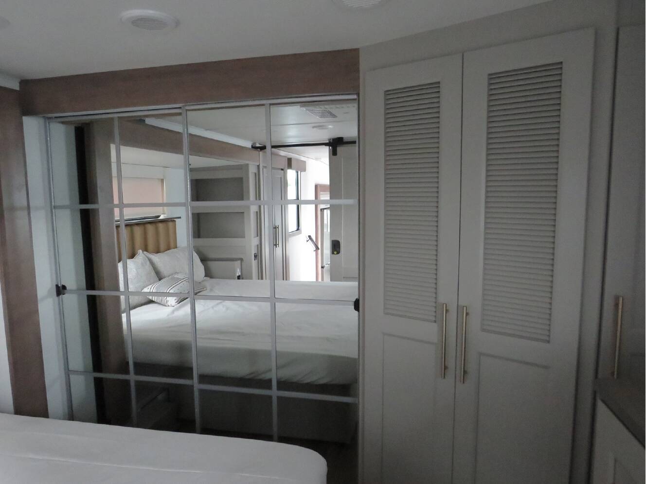 A photo of this 2026 Alliance PARADIGM 340RL