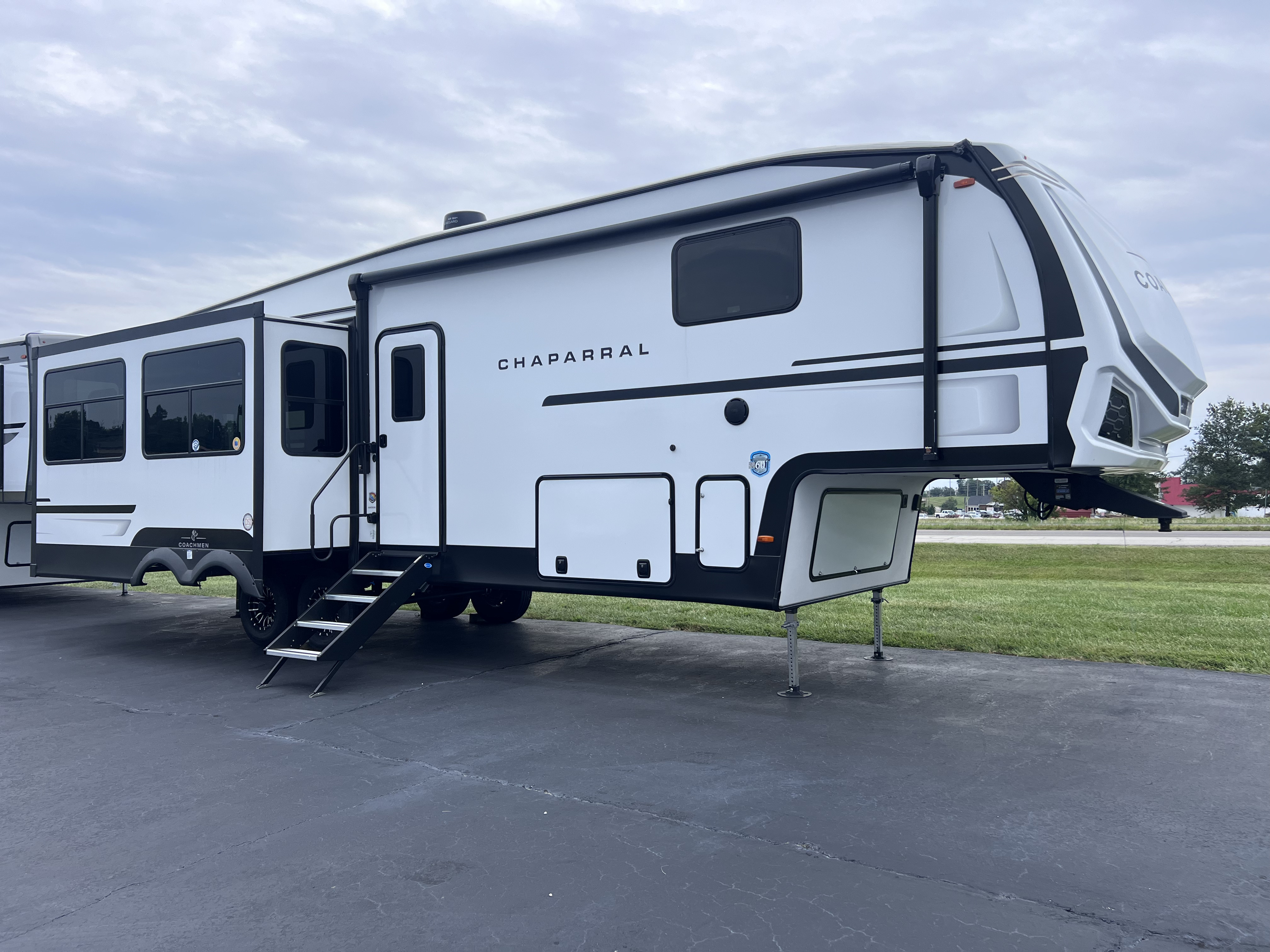 2026 Coachmen Chaparral 336TSIK RV