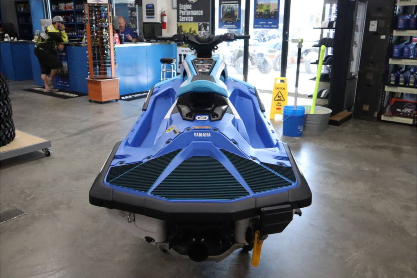 A photo of this 2026 Yamaha Waverunners JetBlaster DLX 2-Up