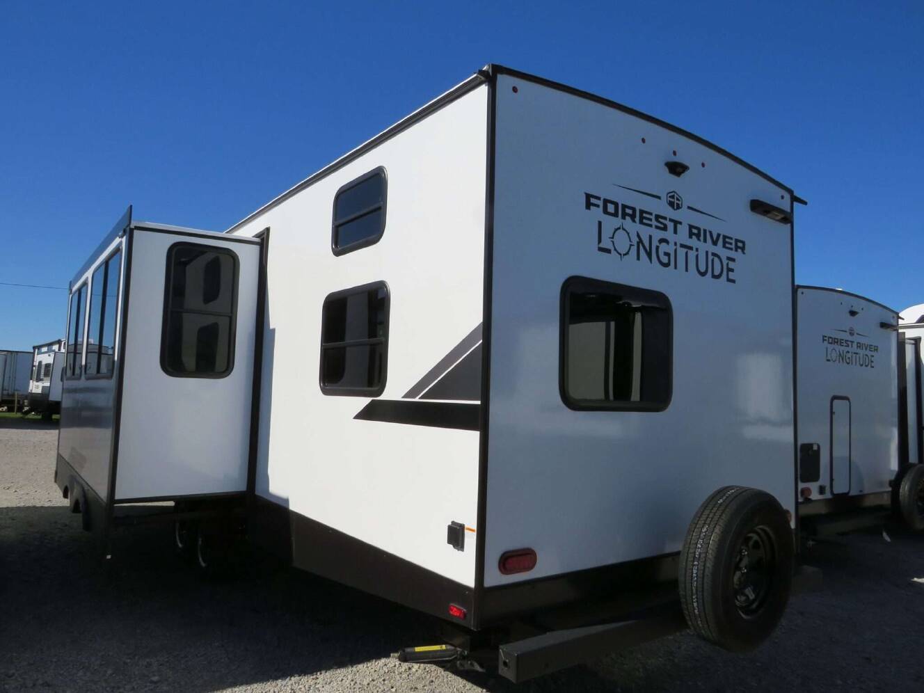 A photo of this 2026 East To West LONGITUDE 319BH